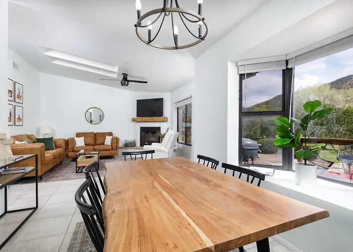 Stylish Townhome On Golf Course Red Rock View