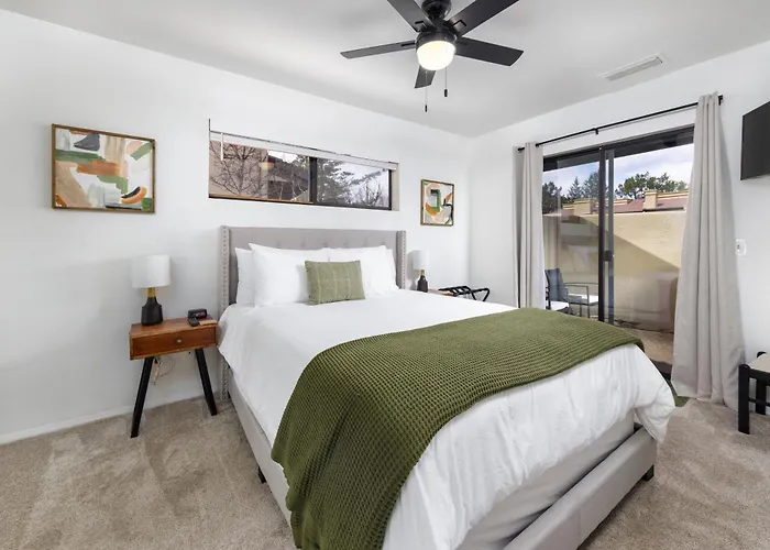 Holiday home Stylish Townhome On Golf Course Red Rock View