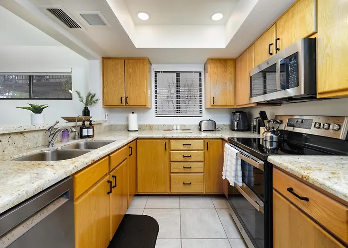 Stylish Townhome On Golf Course Red Rock View Holiday home